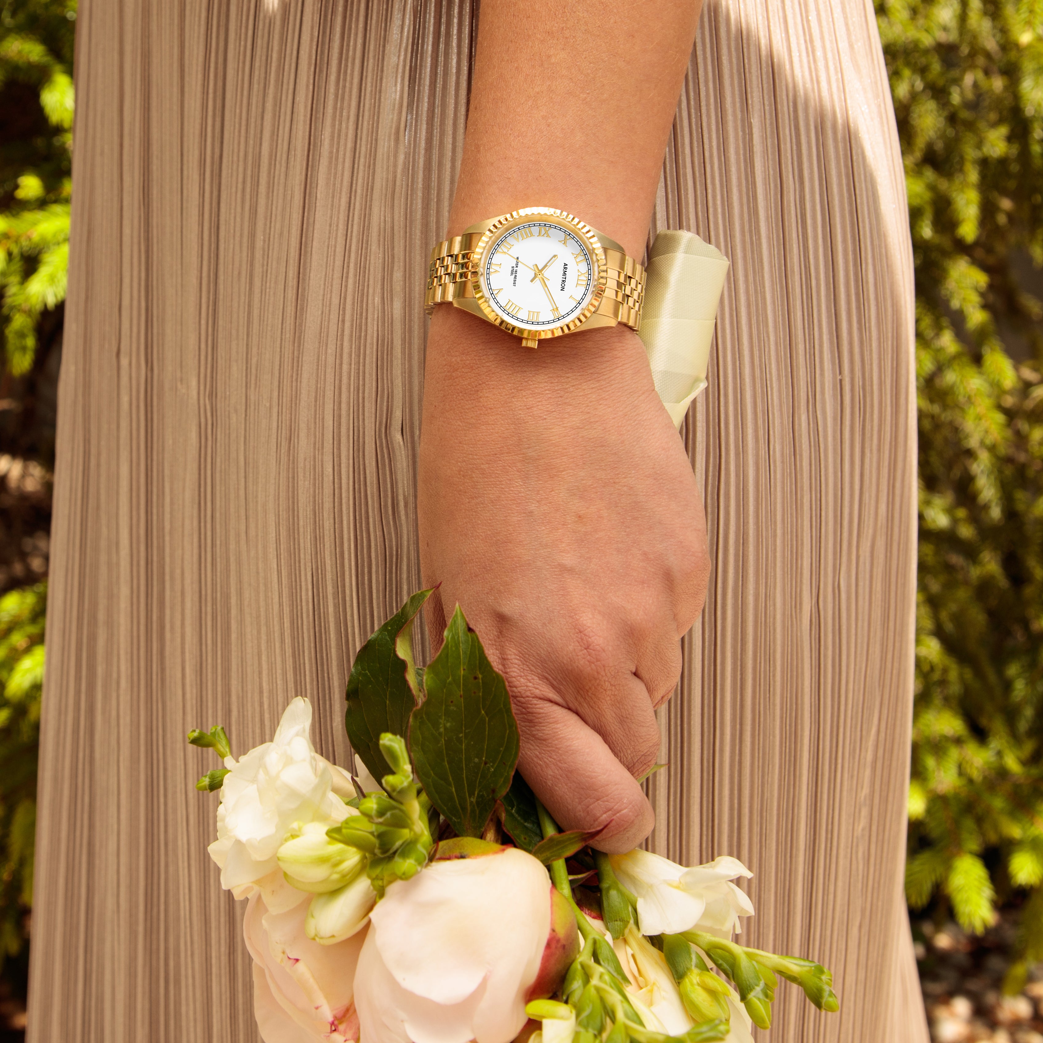 Armitron Rachel 36mm dameklokke gull romertall