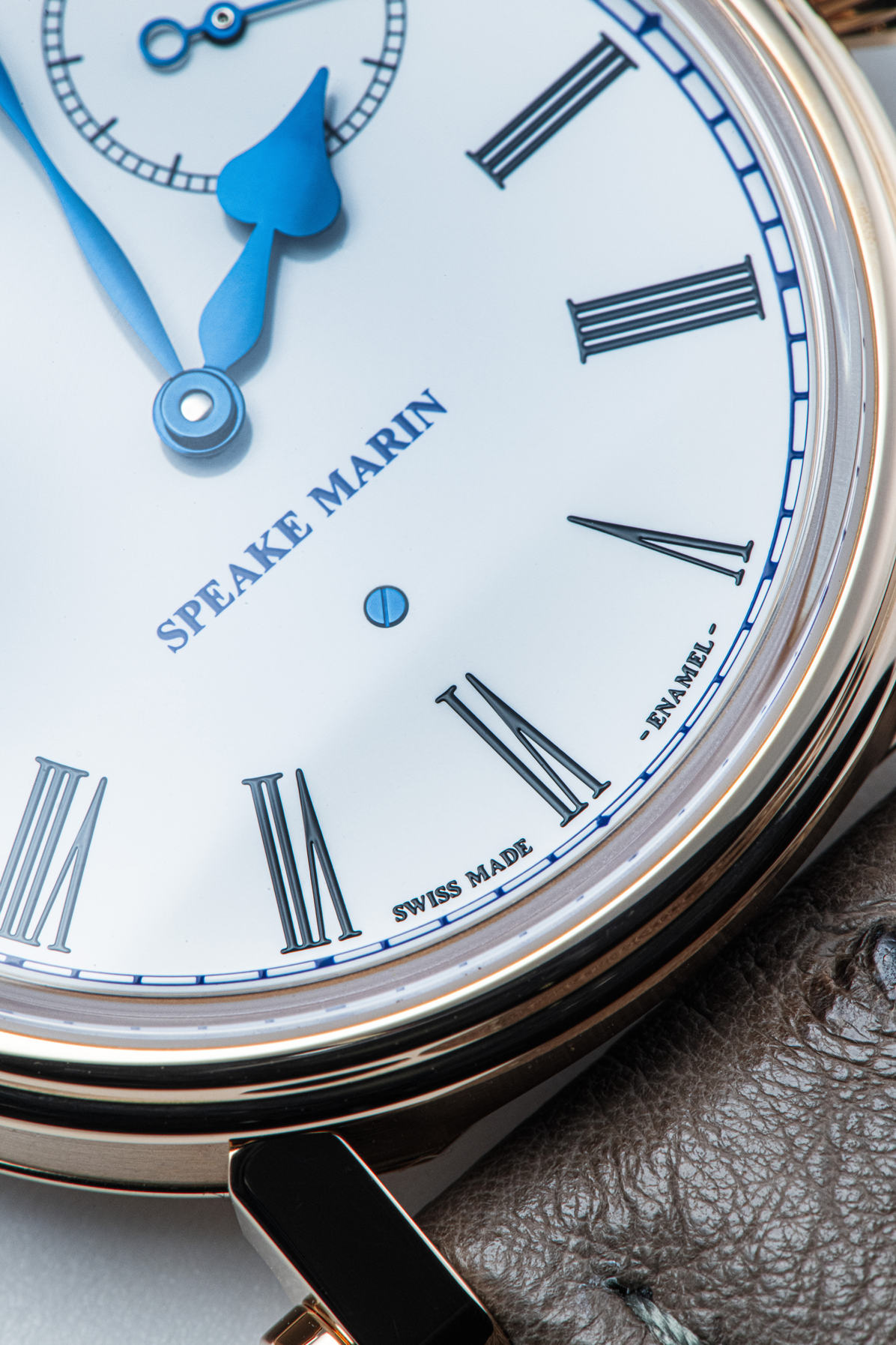 Speake-Marin Resilience Gold klokke emalje rødgull