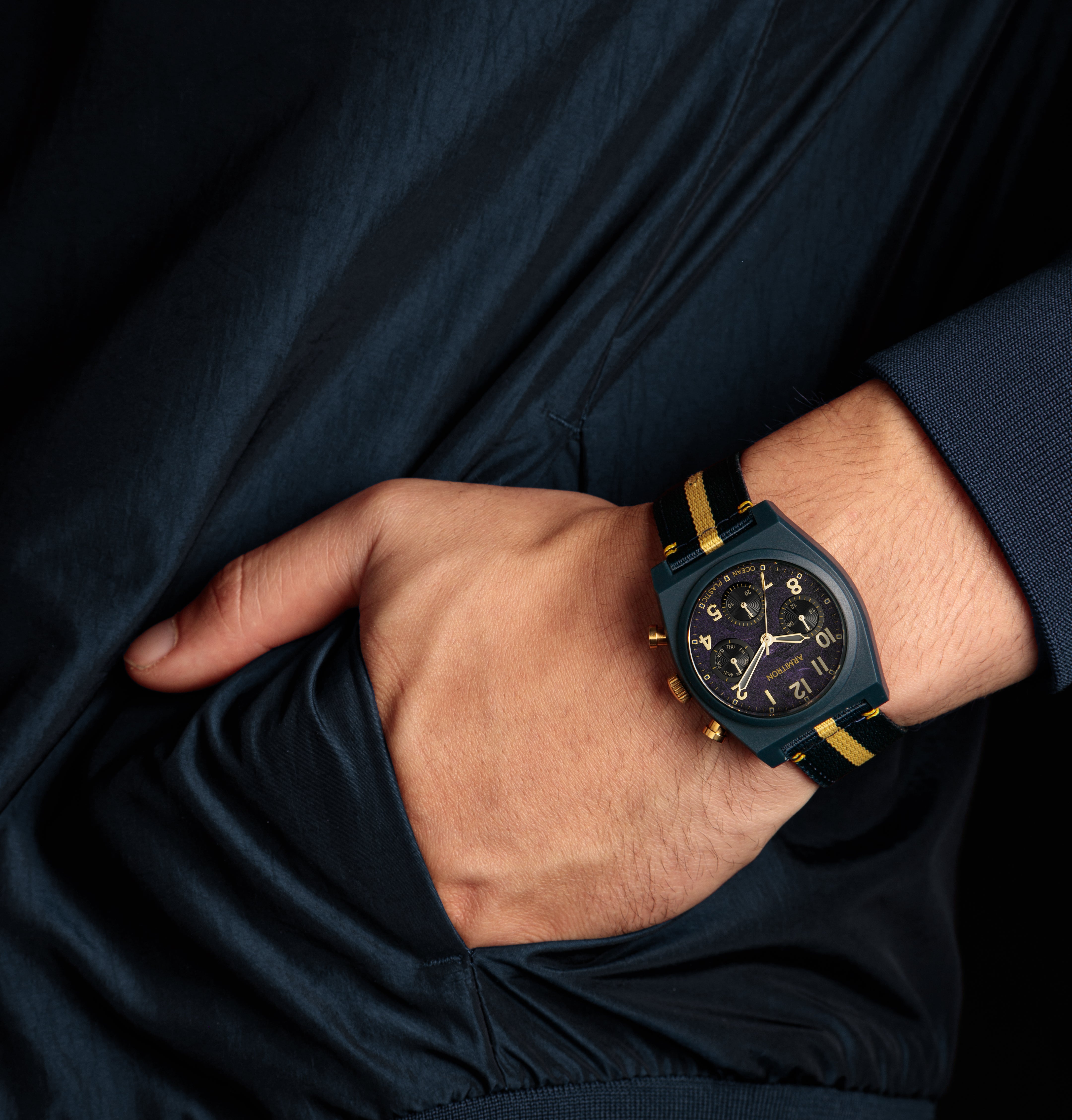 Armitron Wave 40mm unisexklokke navy resirkulert
