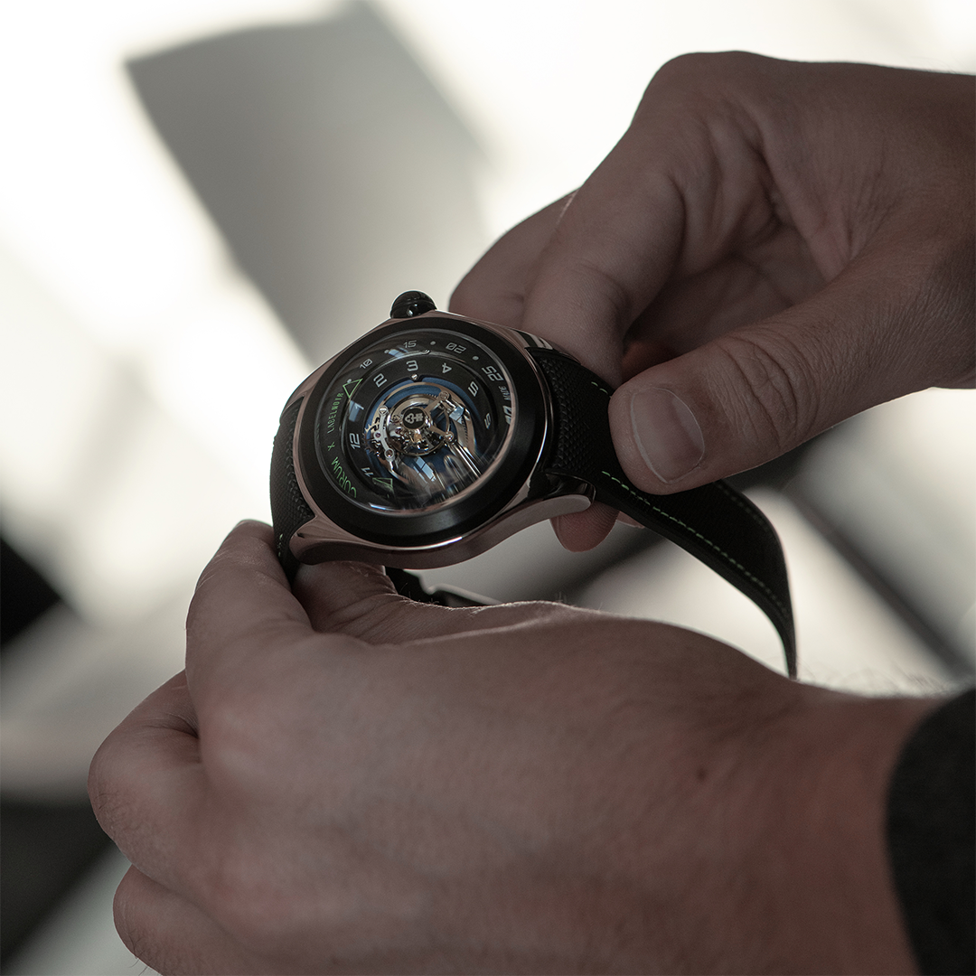 Label Noir Bubble 47 Central Tourbillon klokke neon grønn