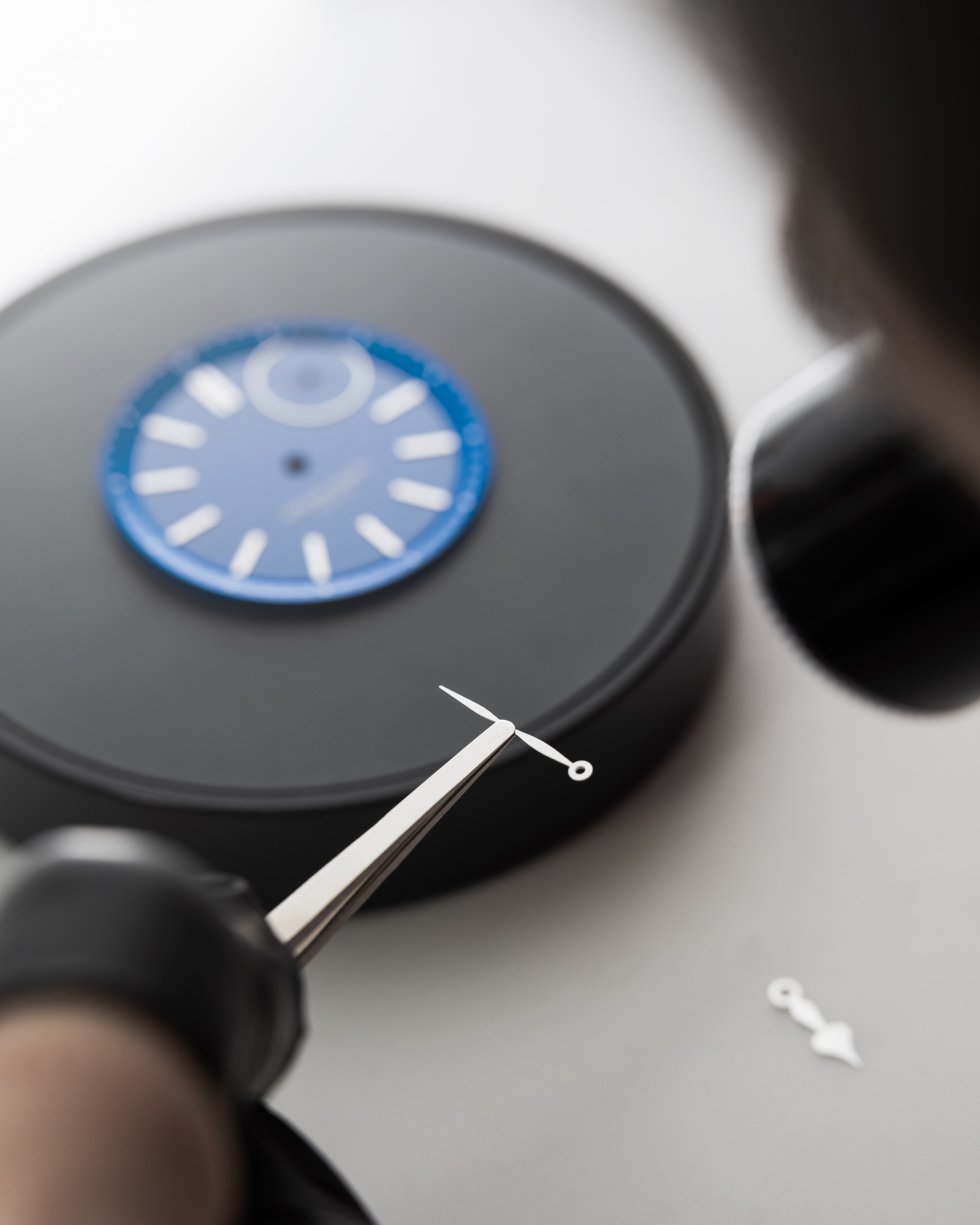 Speake-Marin Ripples Kármán Line klokke blå safir