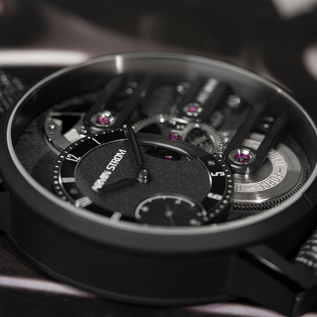 Label Noir Gravity Equal Force klokke limitert 15