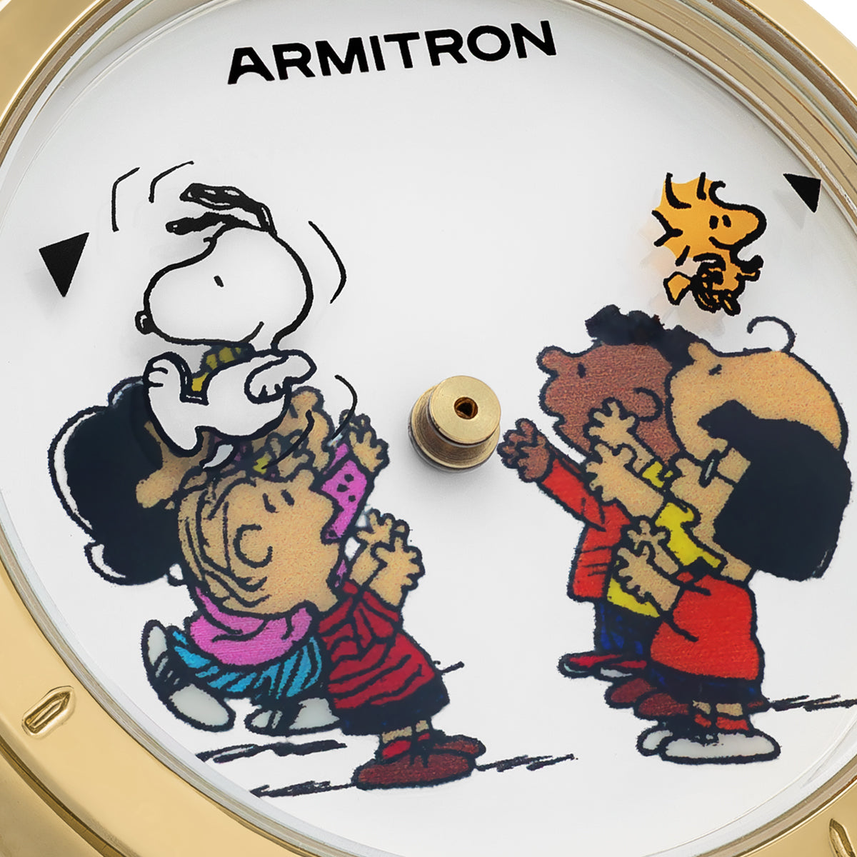 Armitron Peanuts 34mm dameklokke gull Snoopy